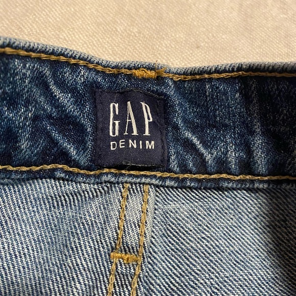 GAP mom shorts - Picture 2 of 3